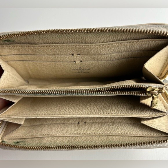 AUTHENTIC!! Louis Vuitton Zippy Wallet. Damien Azur - Picture 5 of 8